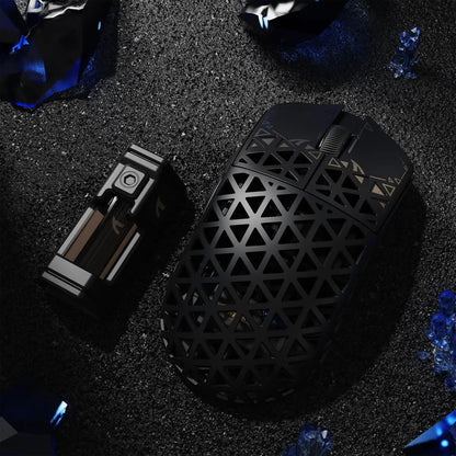 ATTACK SHARK R5 Ultra 39g Carbon Fiber 8000Hz Wireless Gaming Maus